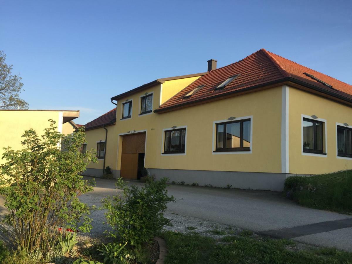 Amstetter'S Ferienwohnung Waldenstein  Exteriör bild